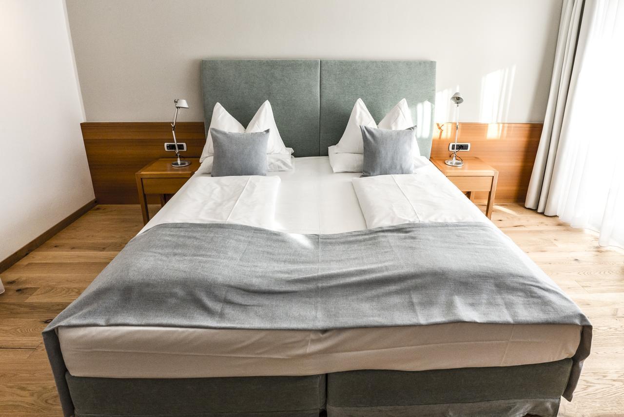 Hotel Garberhof Malles Venosta Bagian luar foto